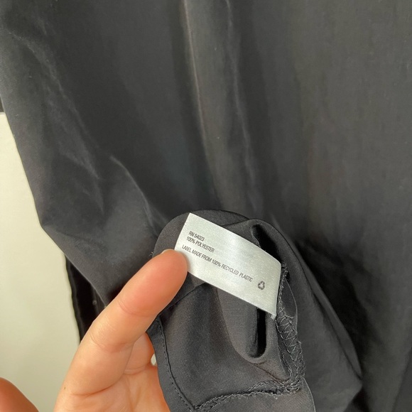 Elegant Black Dress - Picture 11 of 13